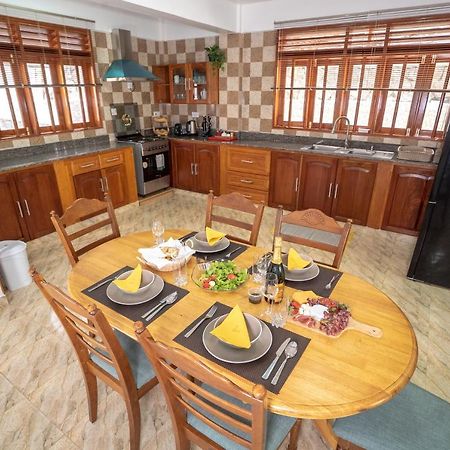 La Belle Residence Self Catering Accommodation Бо Валон Екстериор снимка